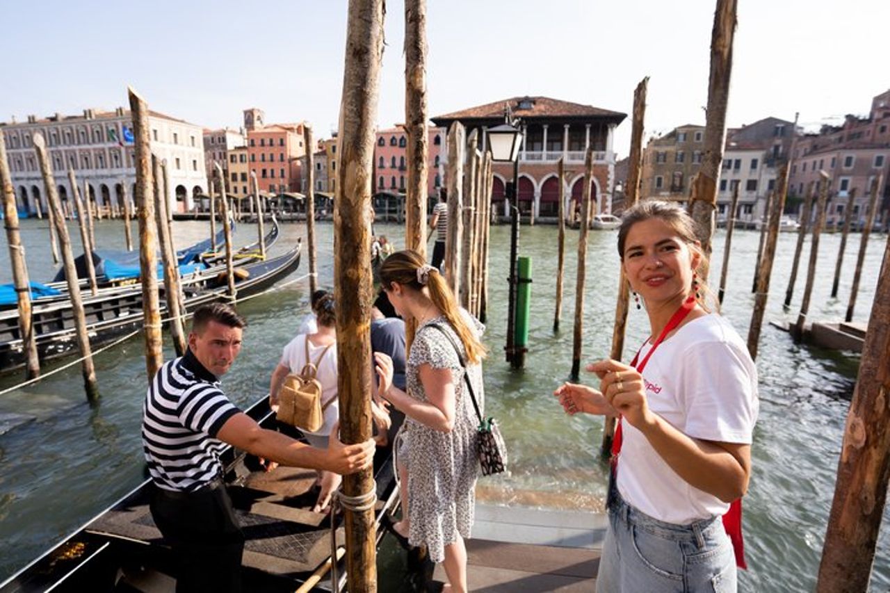 Venice Like a Local : tour di cibo, vino e spritz con giro in traghetto — 3