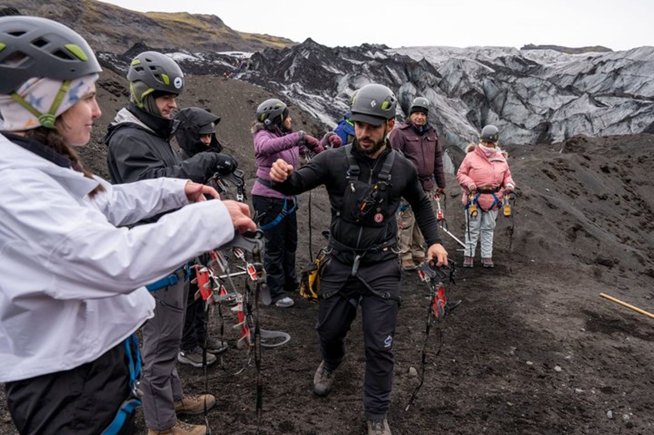 Escursione sul ghiacciaio Sólheimajökull - Avventura sul ghiaccio blu per piccoli gruppi — 6