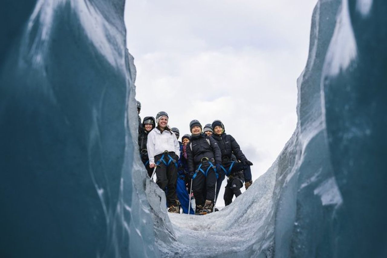 Escursione sul ghiacciaio Sólheimajökull - Avventura sul ghiaccio blu per piccoli gruppi — 4