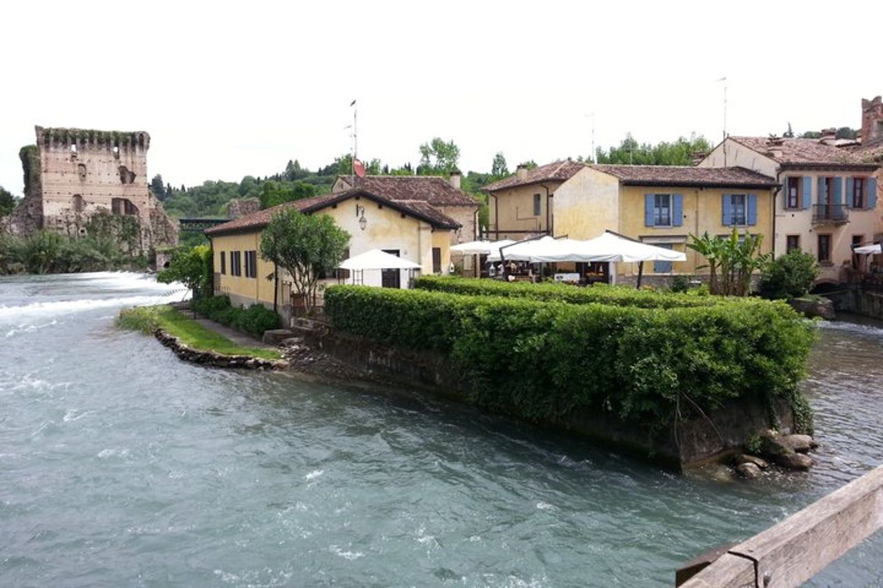 Escursione di mezza giornata sul Lago di Garda : Sirmione e visita di Borghetto — 8
