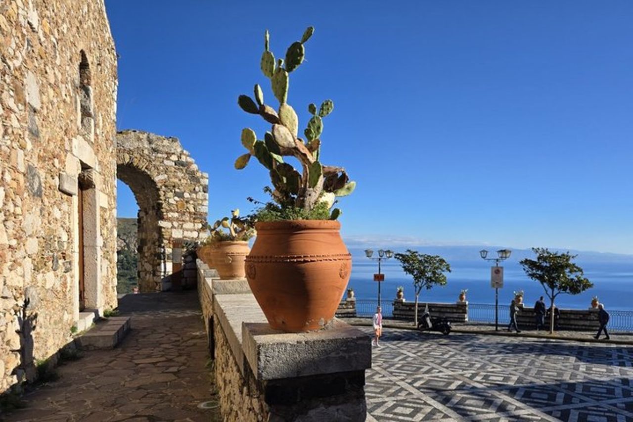 Tour Siciliano Avventura Taormina e Castelmola dal Porto di Catania — 3