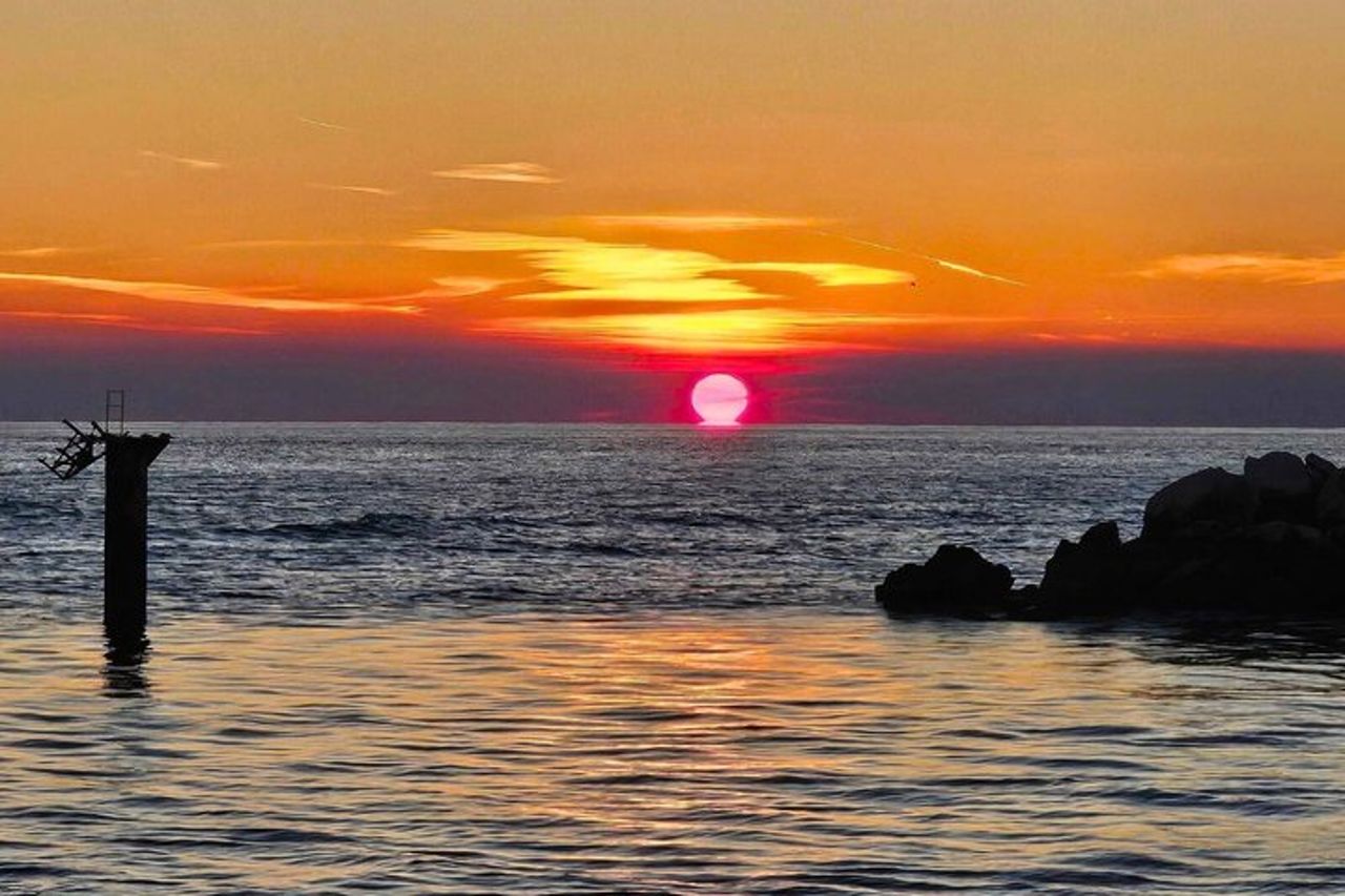 Crociera privata al tramonto galleggiante Tiki Pub a Crab Island — 8