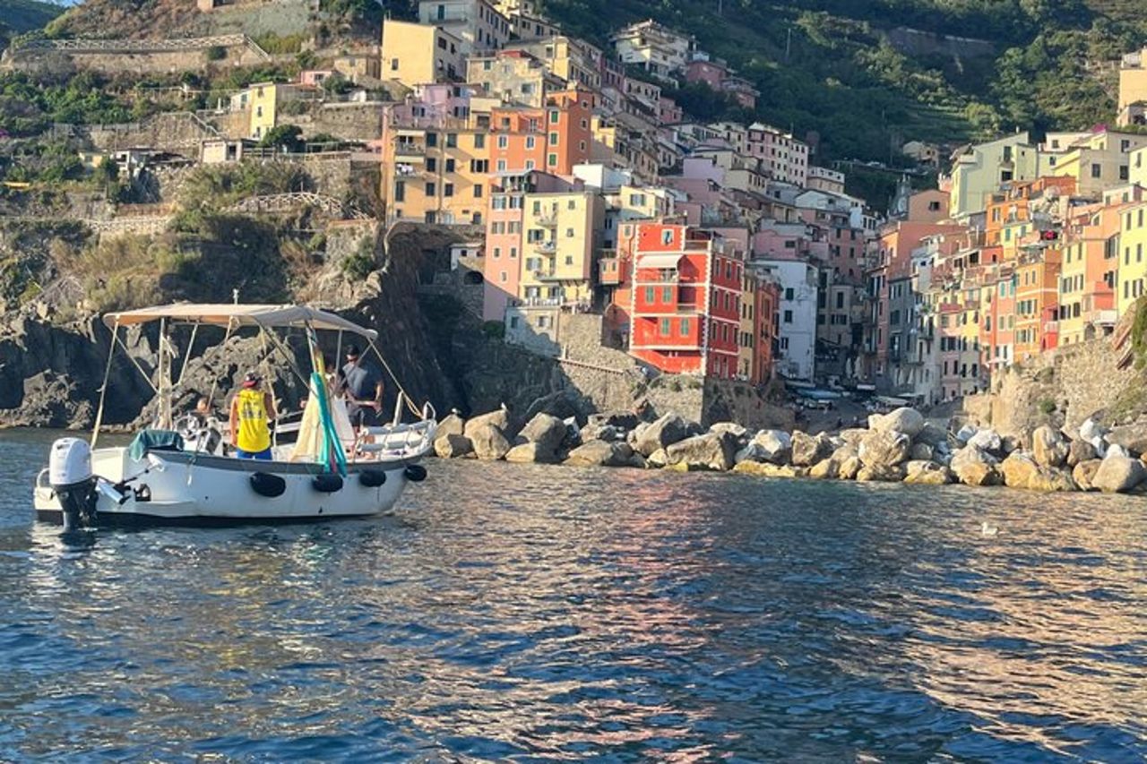 Tour condiviso delle Cinque Terre con soste a nuoto — 3