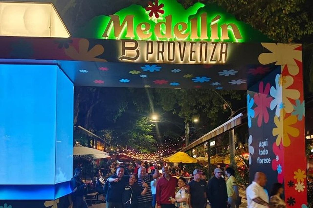 Medellin : Tour guidato della Provenza, dei tetti e dei club con accesso VIP — 5
