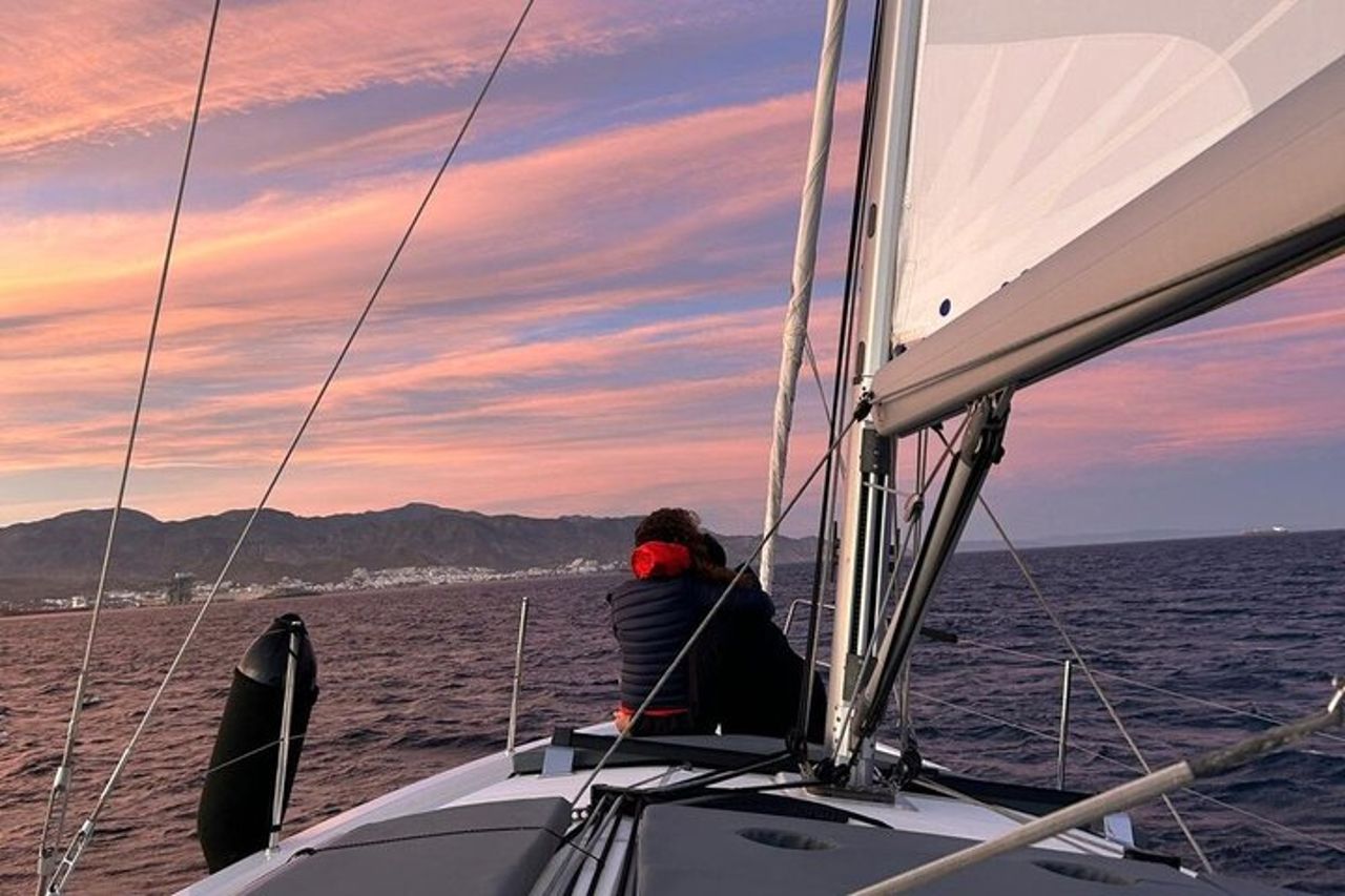 Tour privato in barca a vela a Cabo de Gata (mezza giornata) — 2