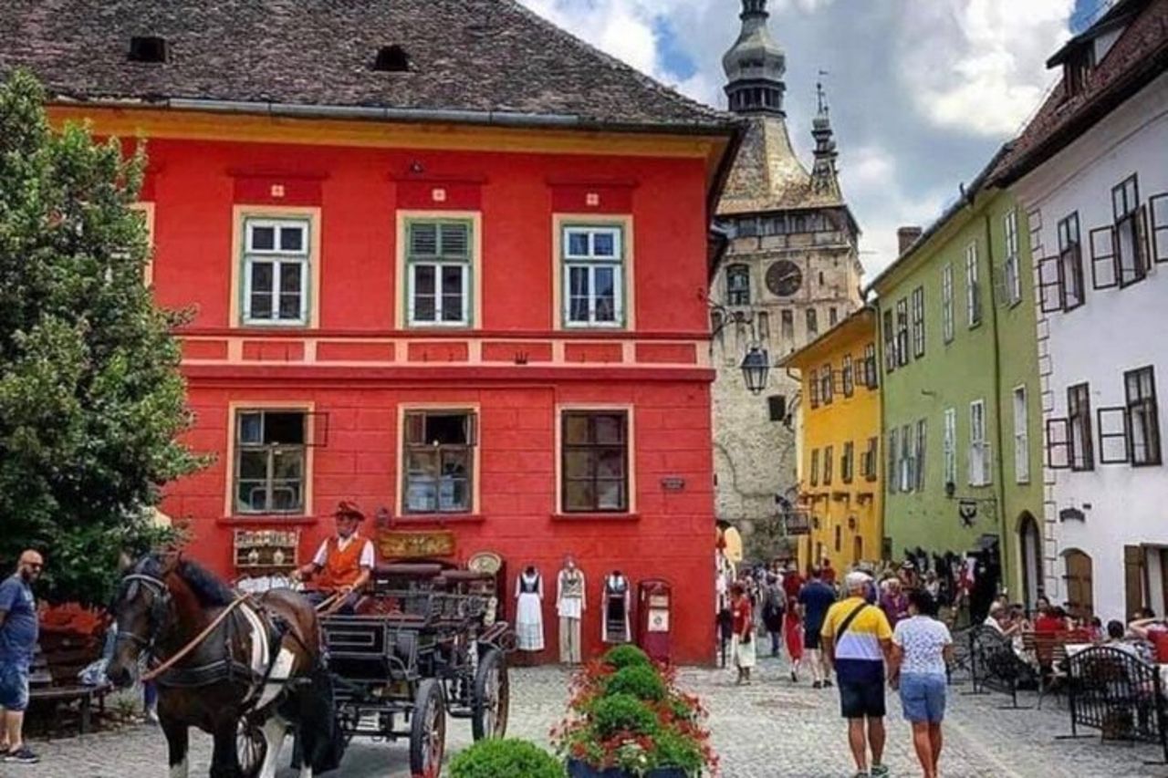 Sighișoara & Biertan Tour UNESCO con visita autentica della famiglia Rom — 2