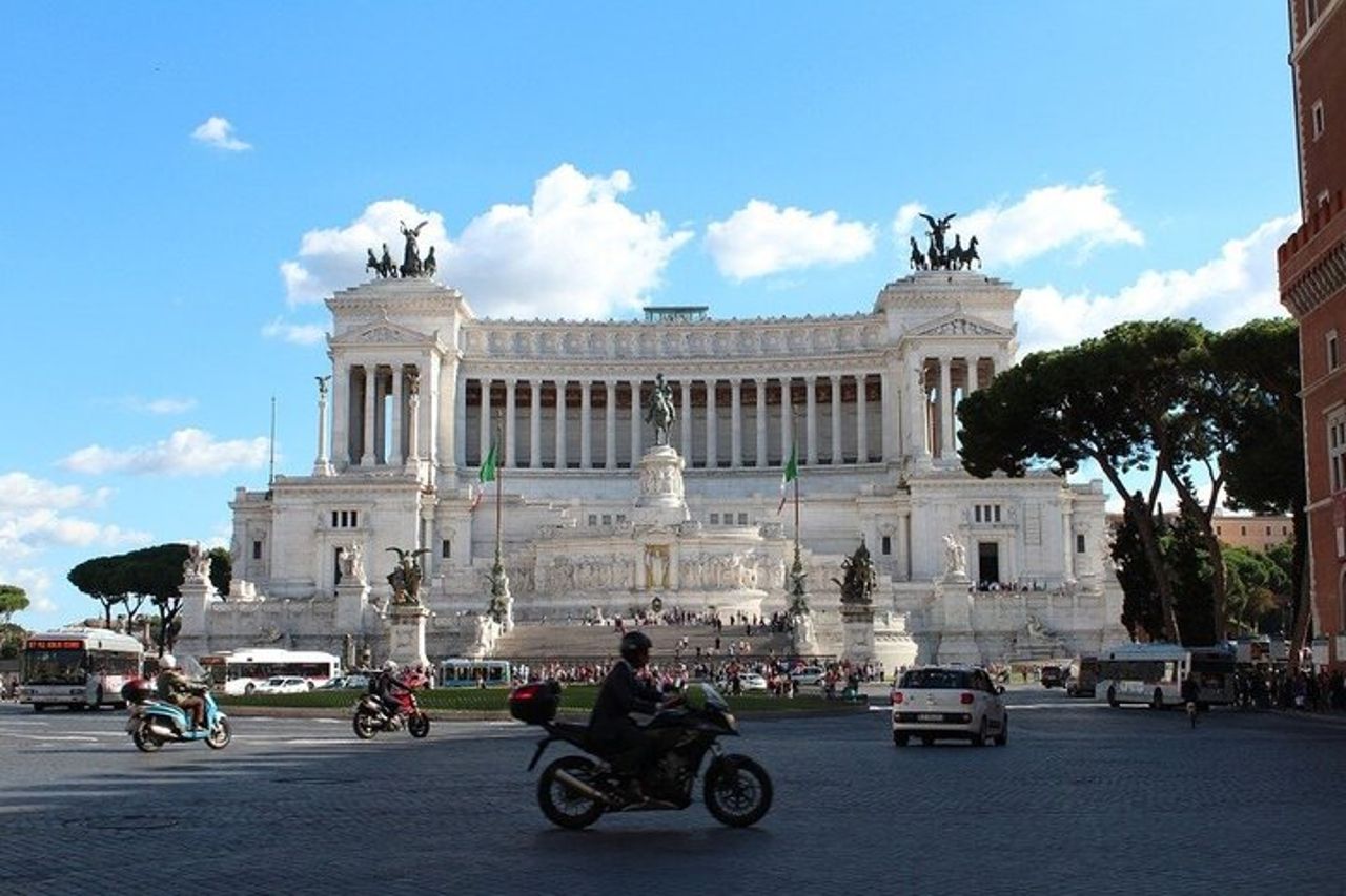 Tour privato dei luoghi di interesse di Roma: Colosseo al Vaticano — 8