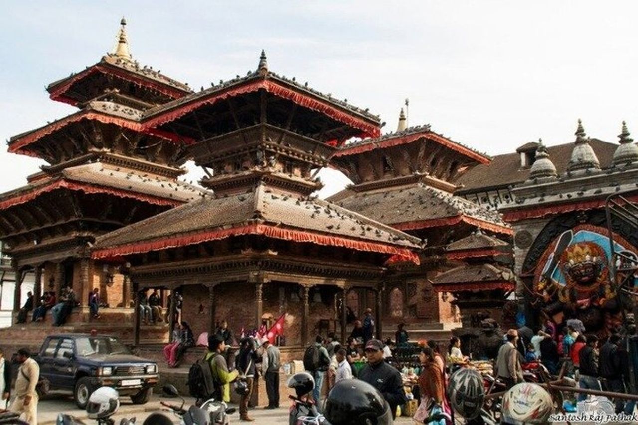 Scopri la Valle di Kathmandu : Storia, Templi e Tradizioni Viventi