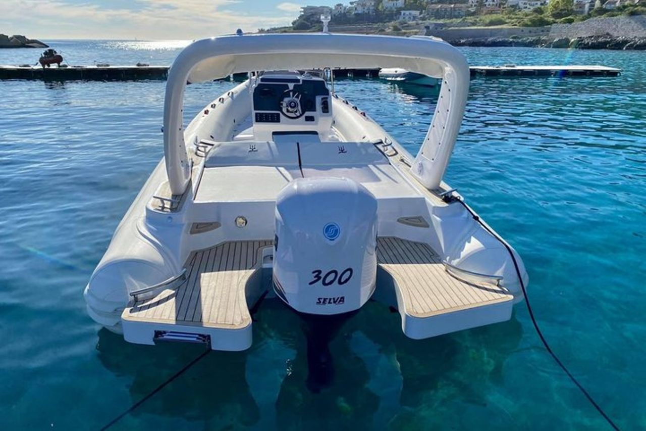 Noleggio Gommone da 8.60mt con patente nautica — 3