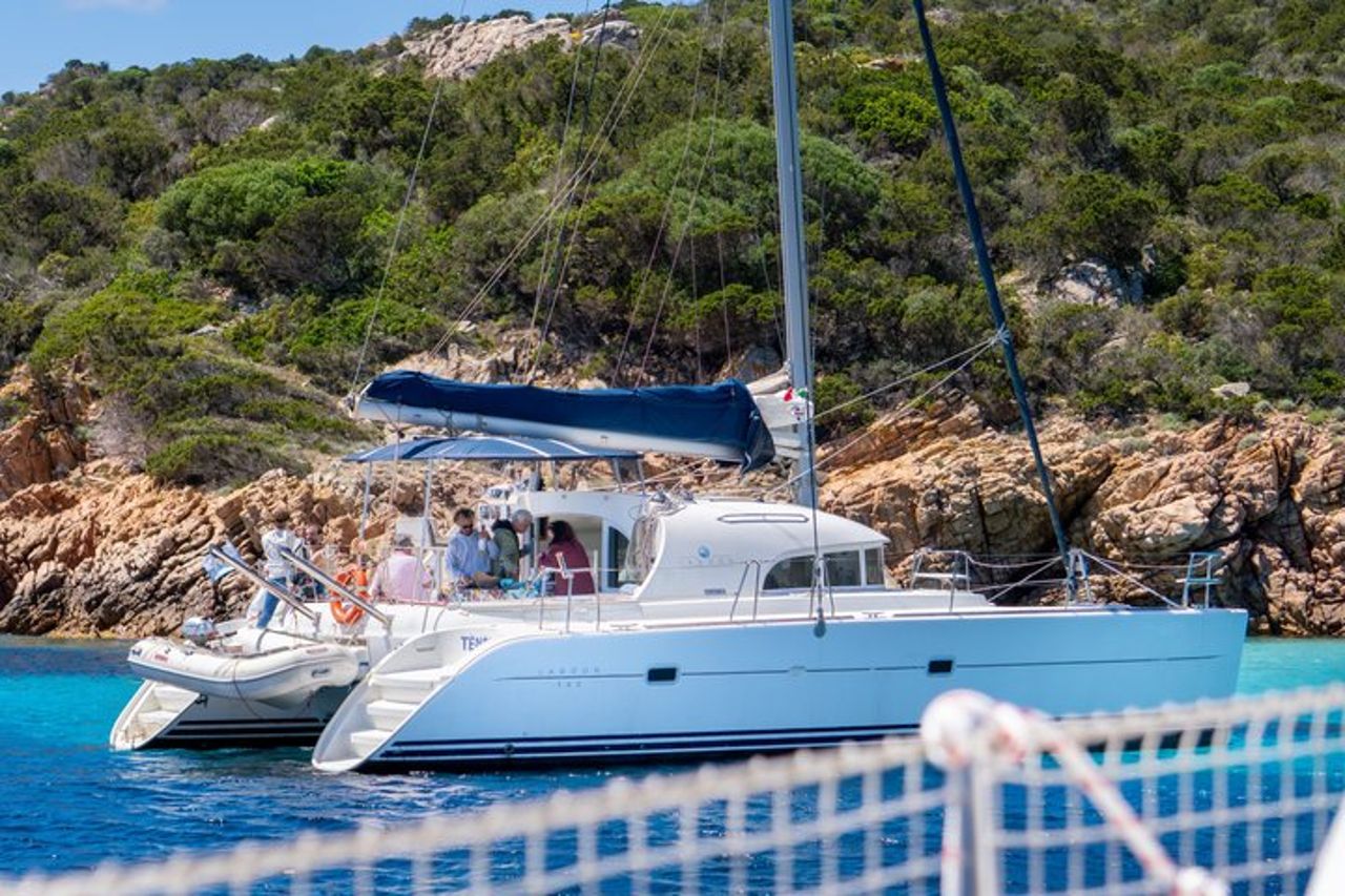 Tour Arcipelago Maddalena da Cannigione - Catamarano Sport 1 — 9