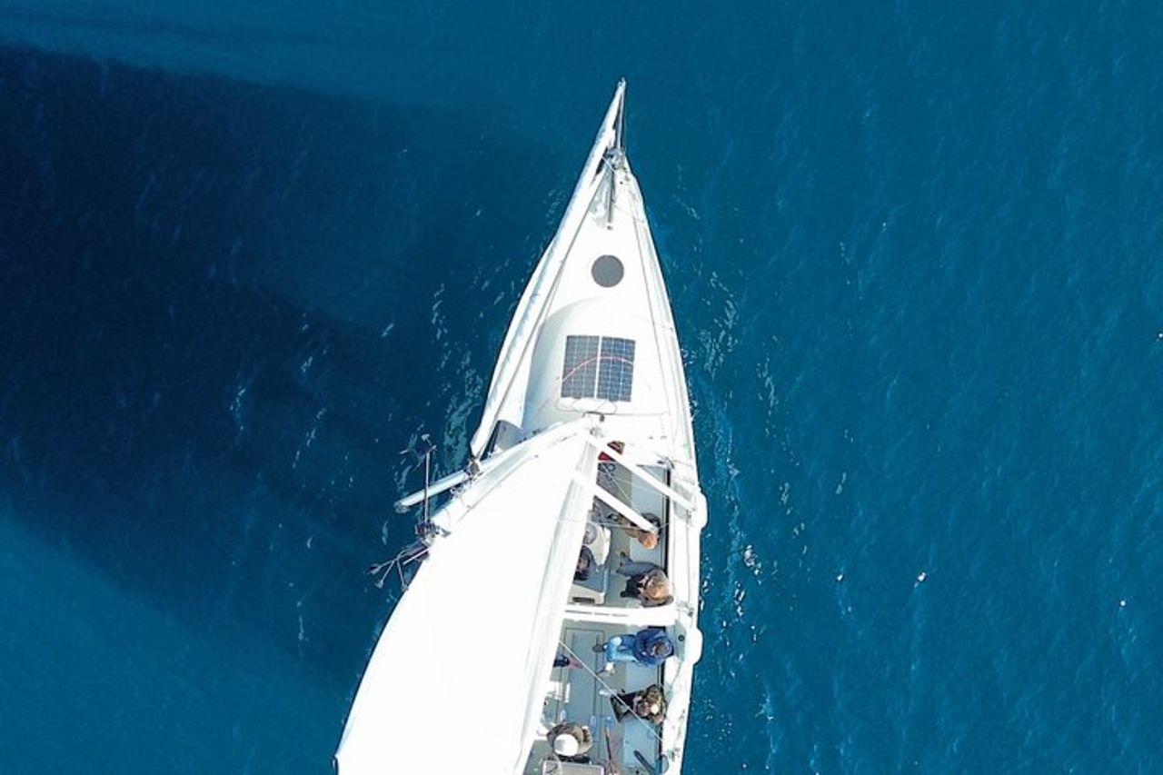 Antibes: scopri l'arte della vela in una crociera panoramica — 3