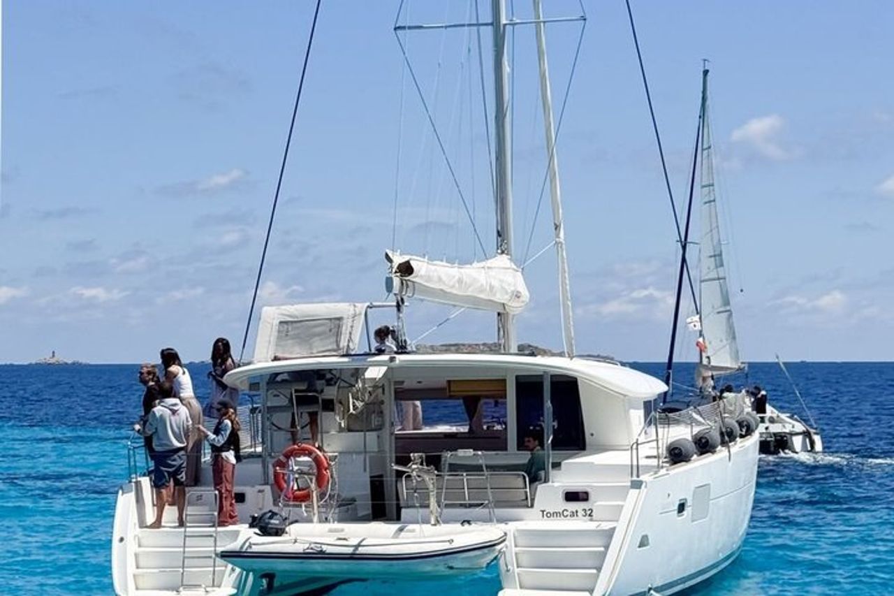 Tour privato in Catamarano Arcipelago Maddalena da Cannigione — 2