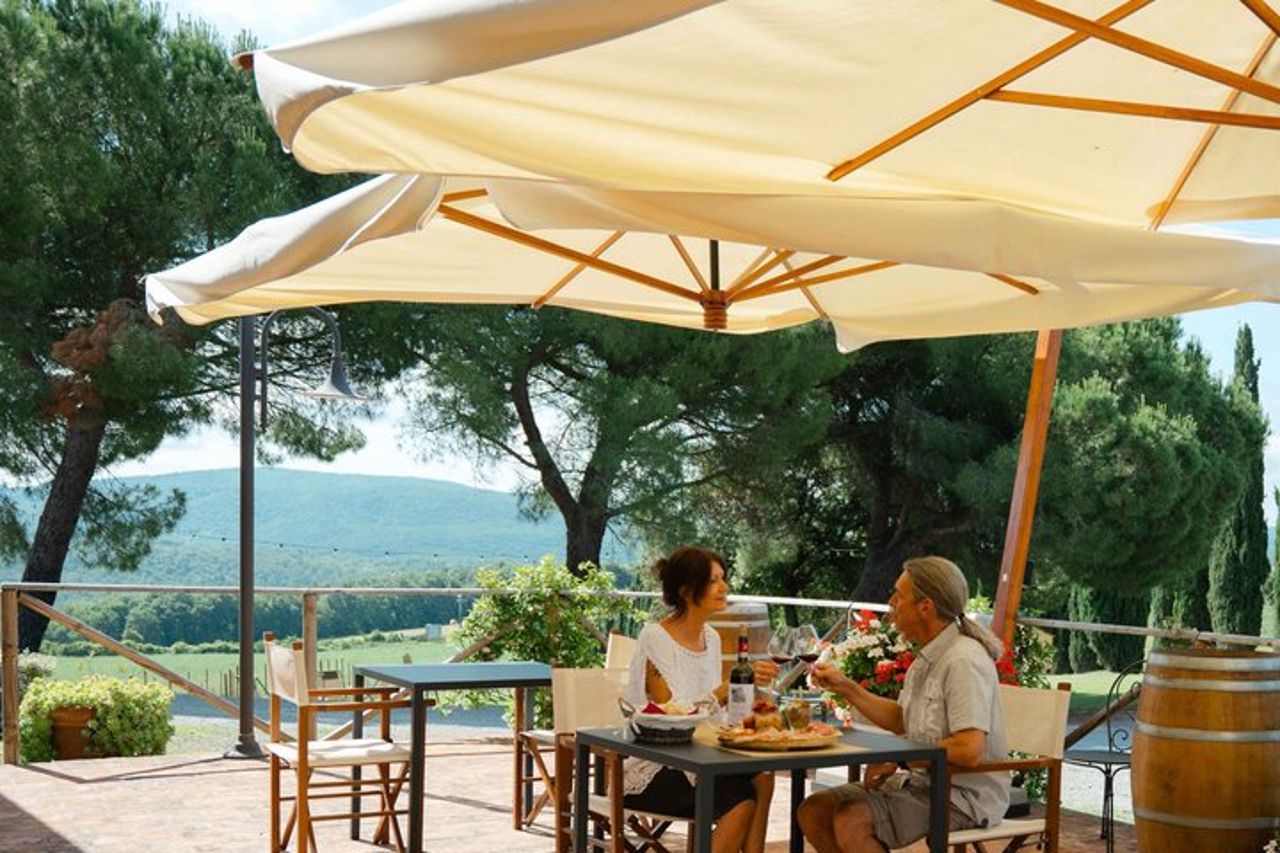 San Gimignano degustazione vini Essenza Toscana — 2