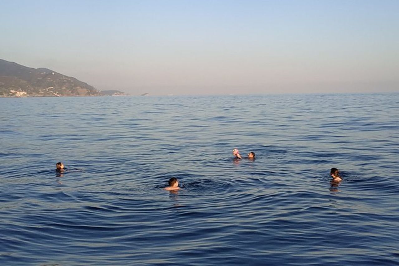 Tour privato delle Cinque Terre di 4 ore con soste a nuoto