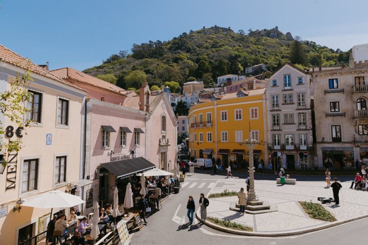 Piccoli gruppi Sintra, Pena, Regaleira e Cascais con biglietti — 5