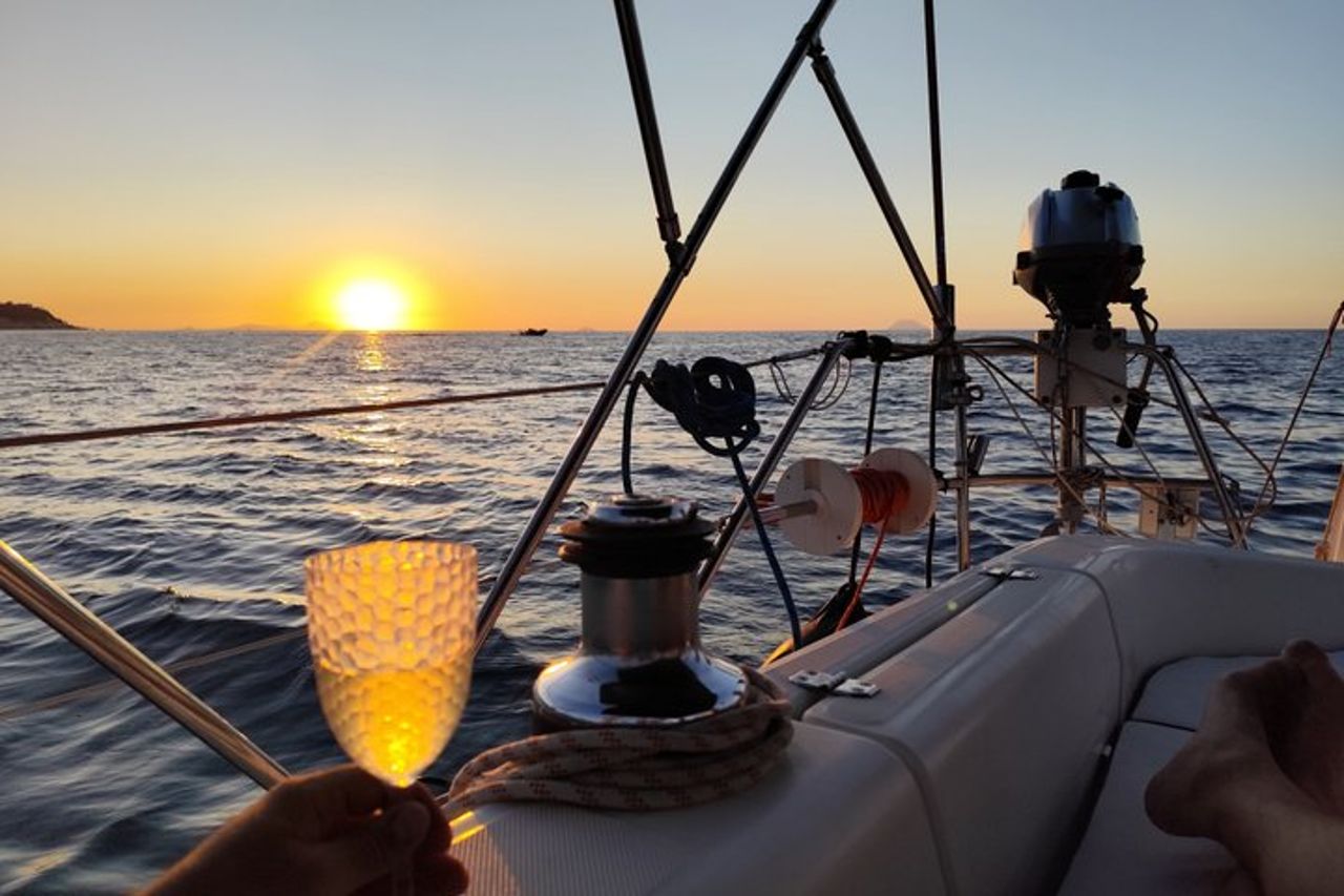 Escursioni a Vela da Messina Esplora la Bellezza dello Stretto — 3
