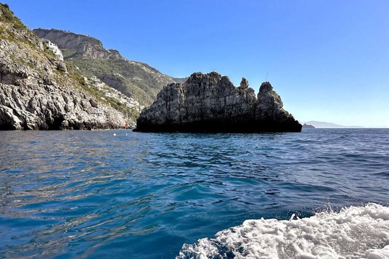 Tour privato in barca della Costiera Amalfitana dal porto di Salerno — 7