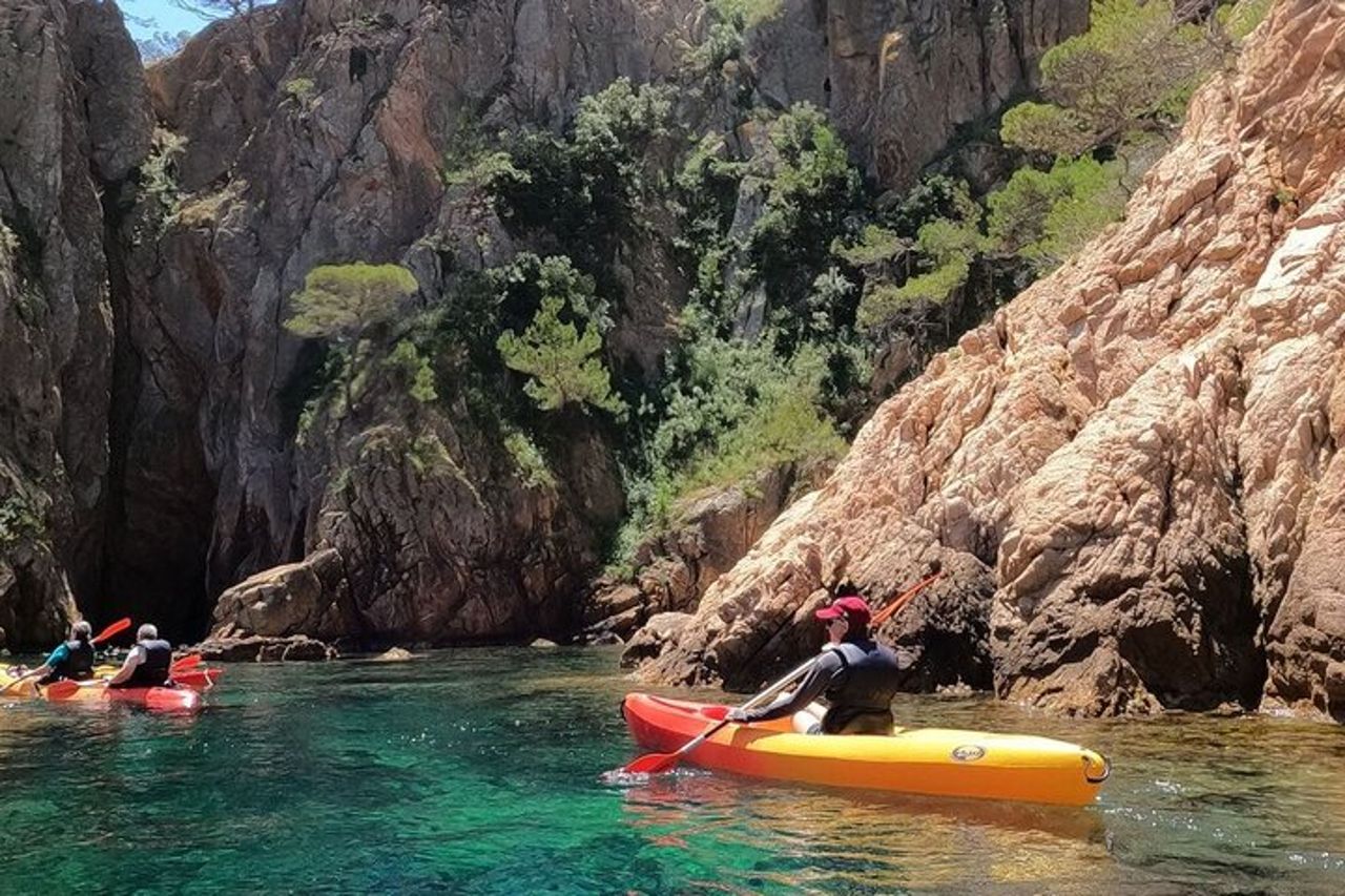 Tour guidato in kayak e snorkeling in Costa Brava: piccoli gruppi e pranzo — 6