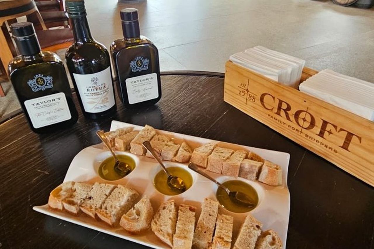 Tour per piccoli gruppi della Valle del Douro: 4 tenute, degustazione di vino e olio d'oliva — 3