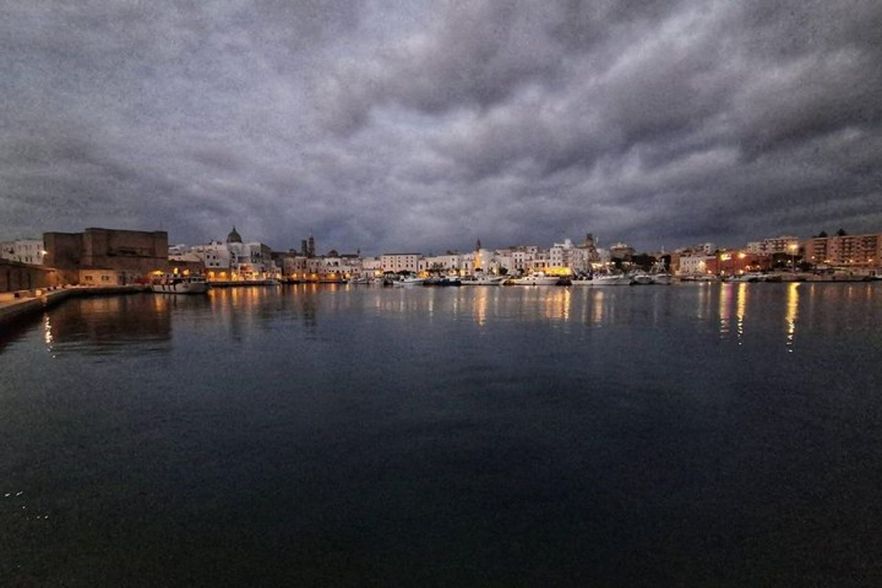 Polignano e Monopoli: Boat tour nelle grotte con marinaio locale — 6