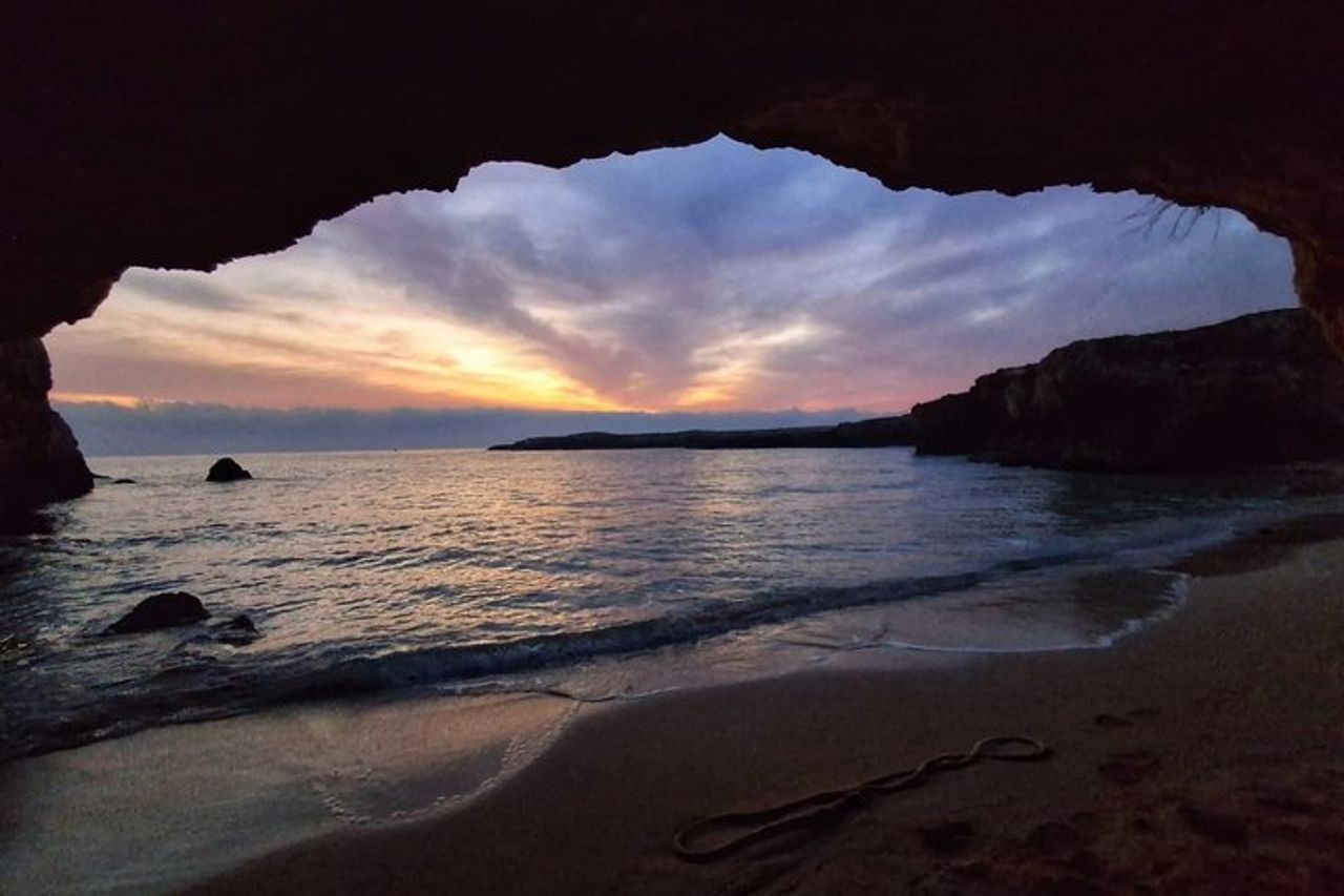 Polignano e Monopoli: Boat tour nelle grotte con marinaio locale — 4