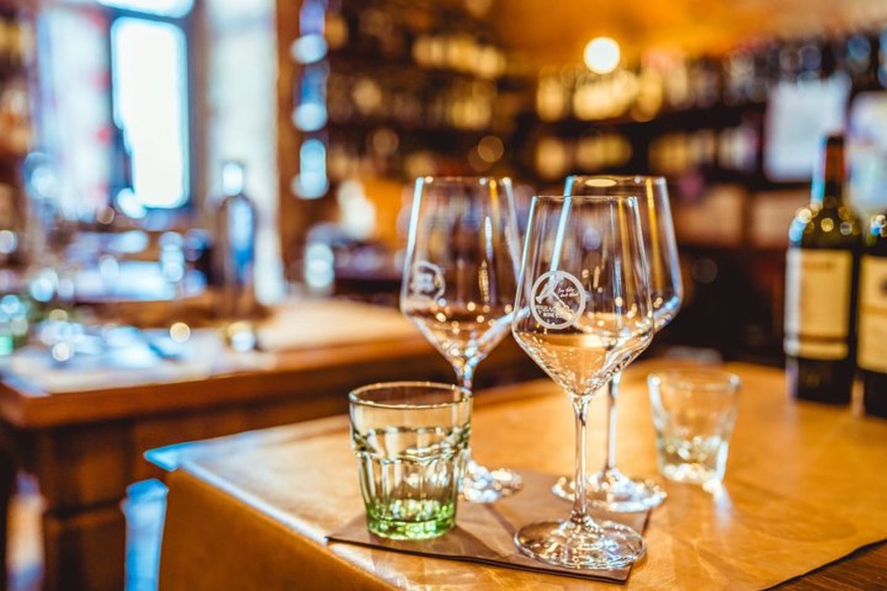 Degustazione di vini toscani con sommelier professionista a Montepulciano — 7