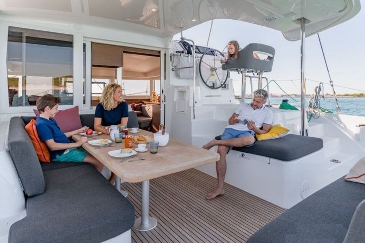 Tour in catamarano Arcipelago Maddalena da Porto Cervo - Luxury 4 — 5