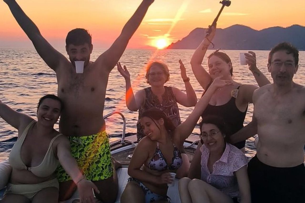 Cinque Terre via mare, tour giornalieri e al tramonto da Manarola — 2