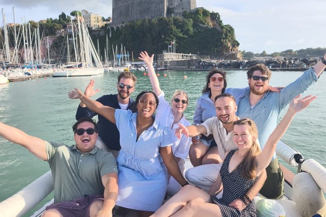 Cinque Terre via mare, tour giornalieri e al tramonto da Manarola — 7