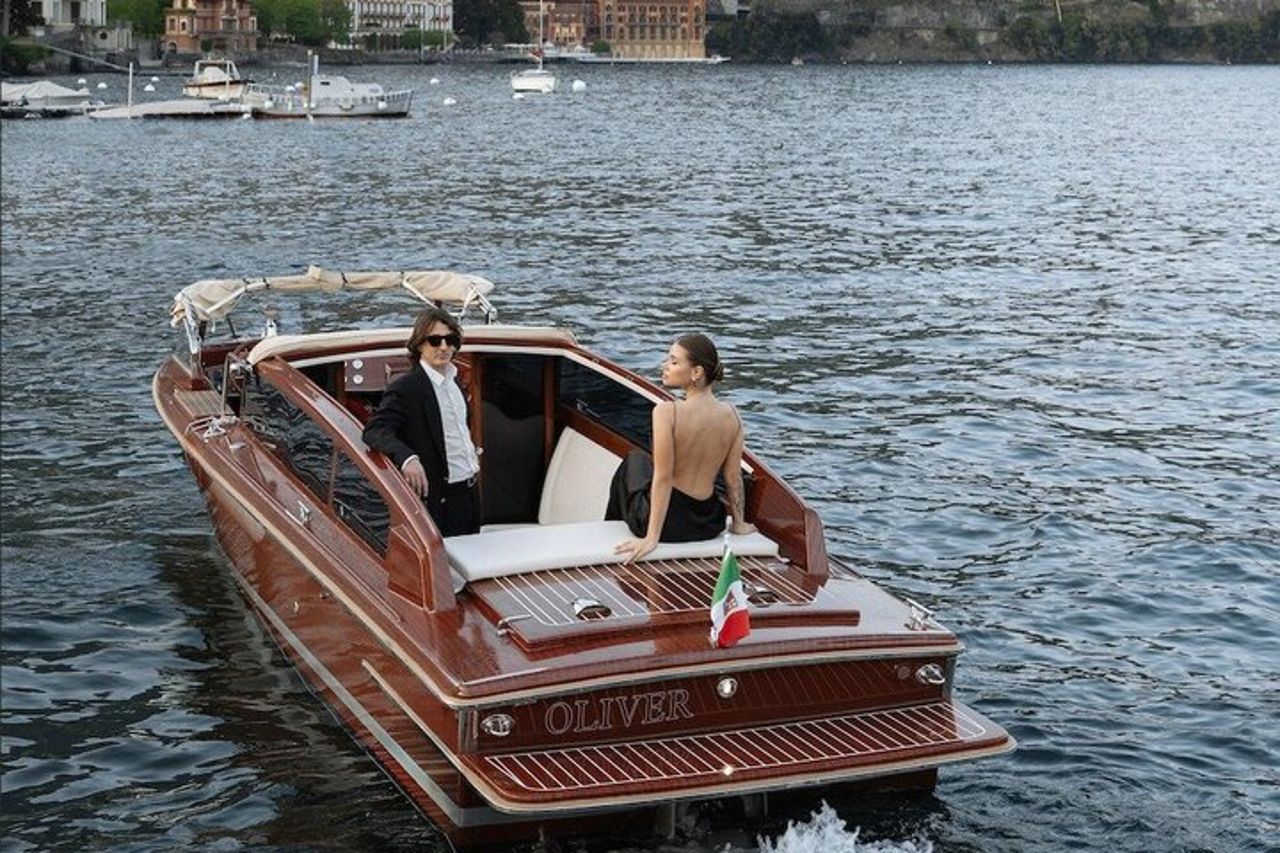 Lago di Como: tour in barca su una barca di lusso classica in legno — 2