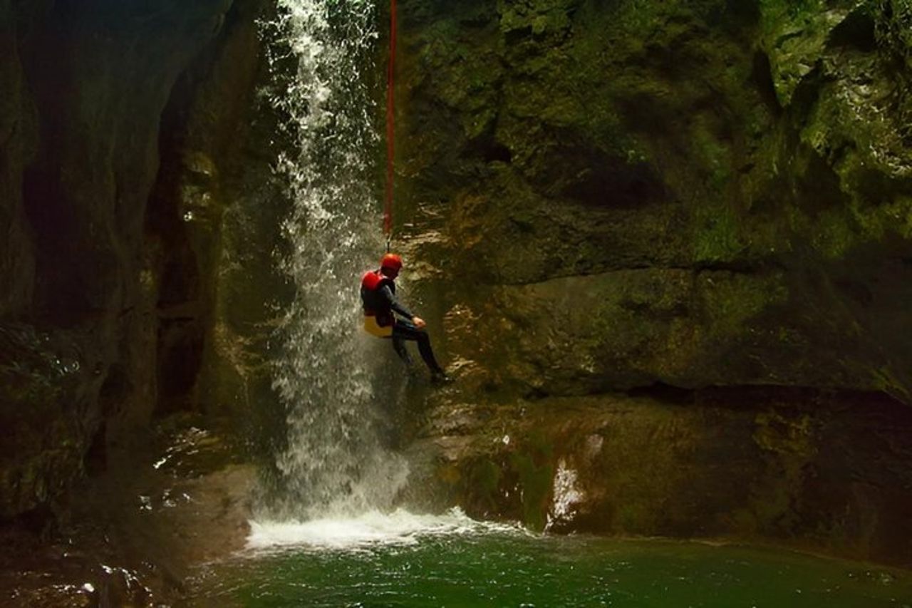 Canyoning Wild Jump — 3