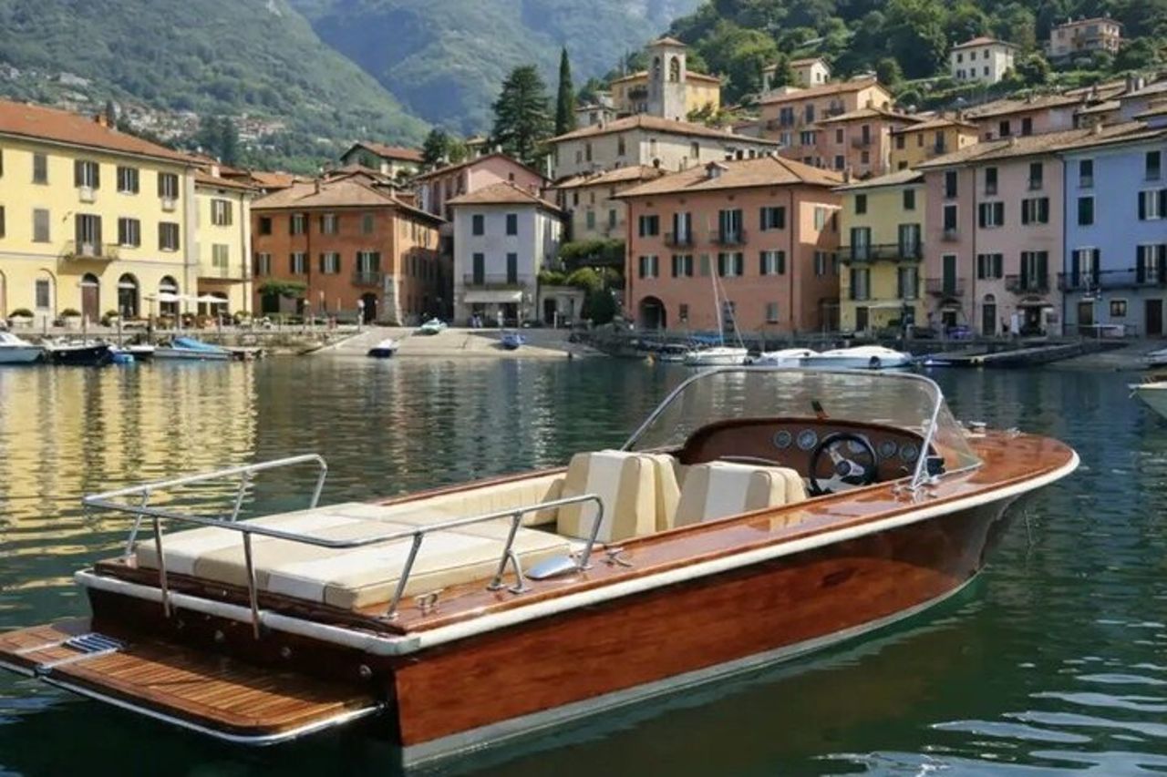 Lago di Como Tour in Barca di Legno con Skipper — 2