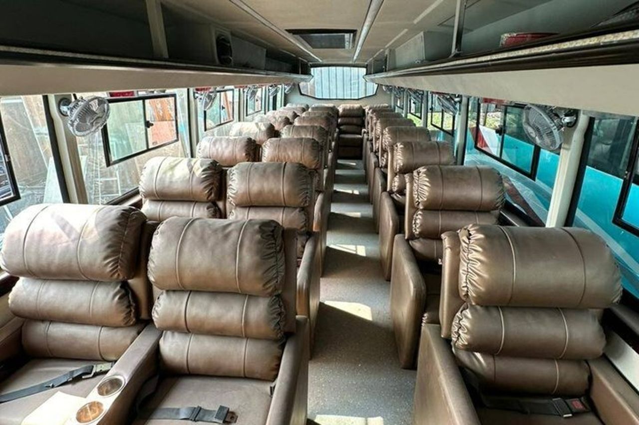 Da Lumbini a Kathmandu Bus turistico VIP/Premium Divano Sedile — 5