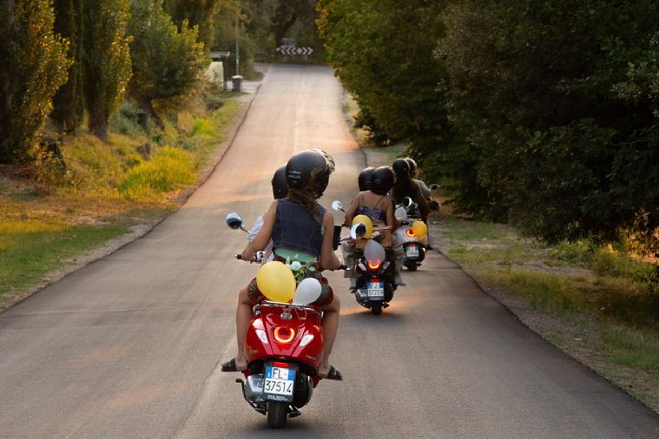 Vespa Tour In Umbria Spello e Assisi con Pic Nic — 2