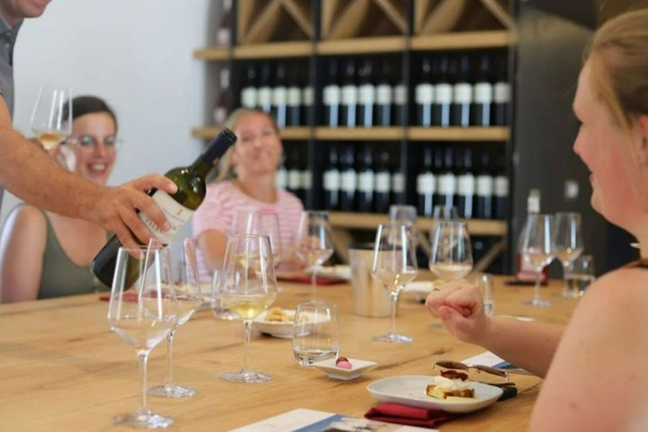Tour privato di Trani & Winery Experience da Bari o Matera