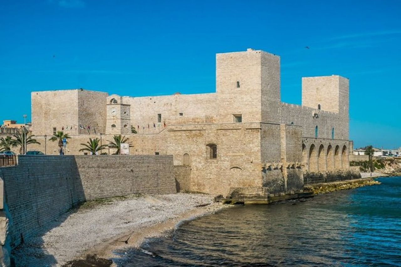 Tour privato di Trani & Winery Experience da Bari o Matera — 2