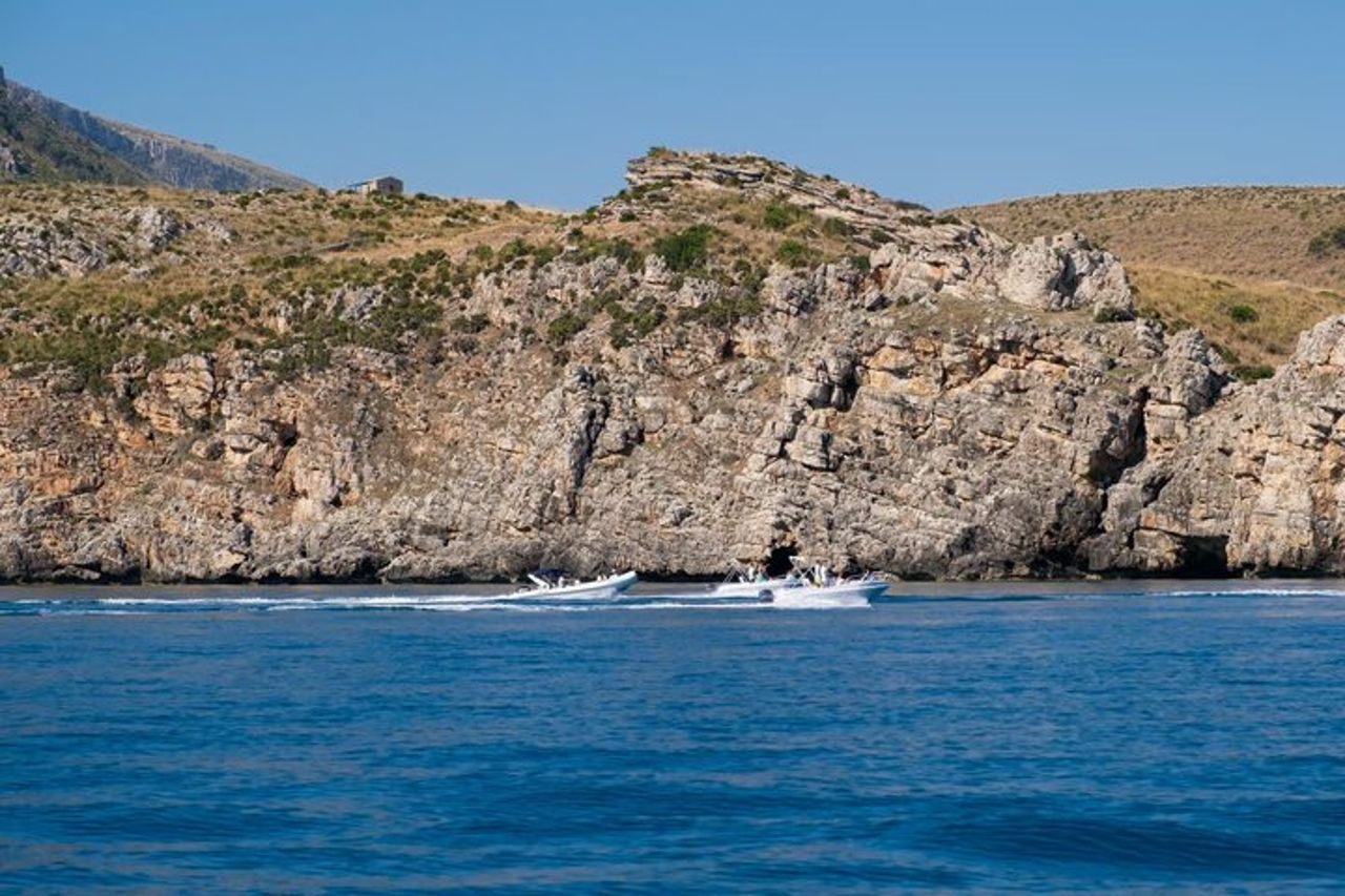 8H Tour con skipper privato a San Vito lo Capo e Scopello — 7