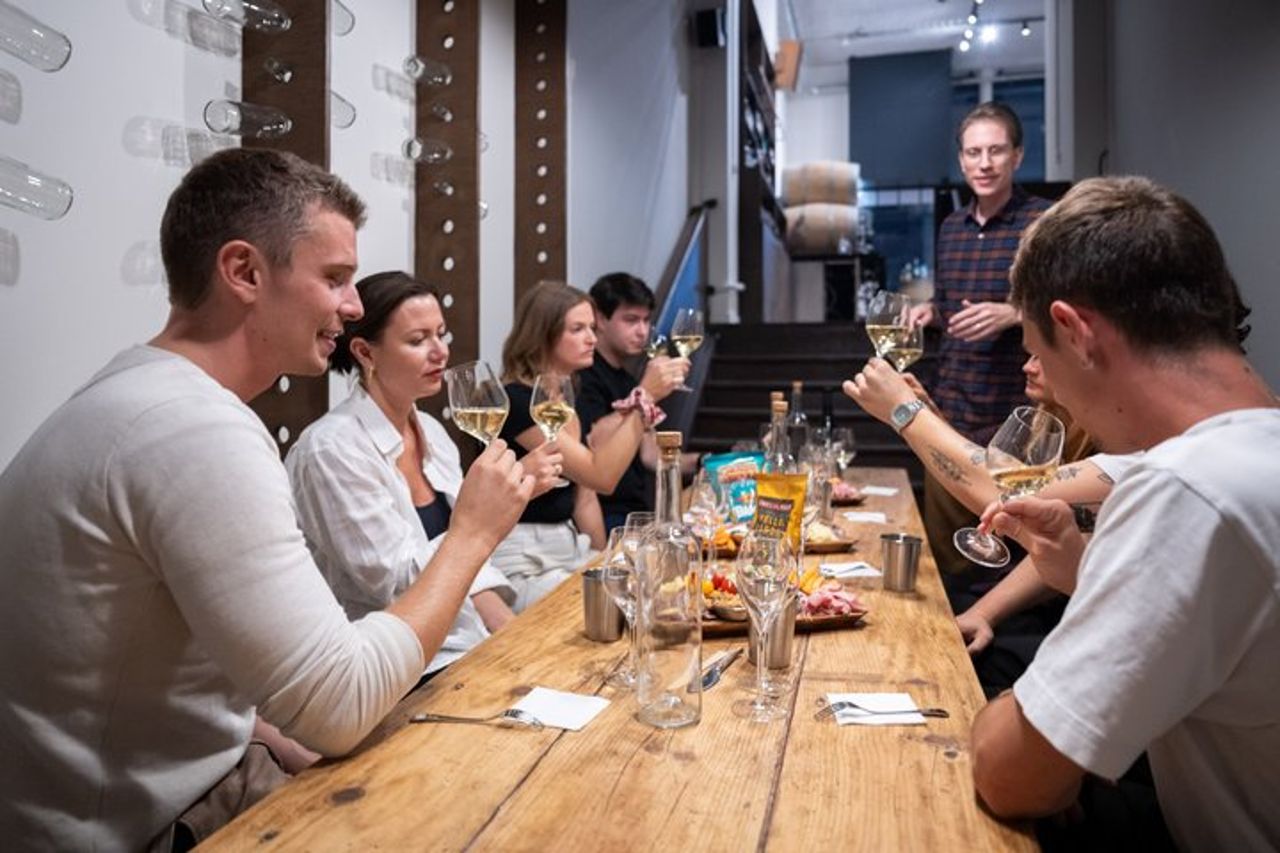 Corso serale di degustazione vini, 5 vini e taglieri di antipasti con 1 sommelier