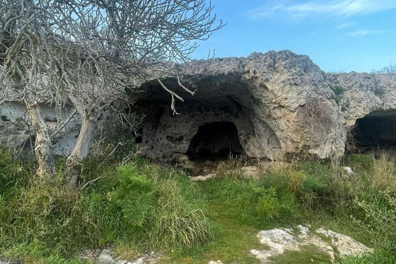 Murgia Materana grotte preistoriche e vista panoramica sui Sassi — 5