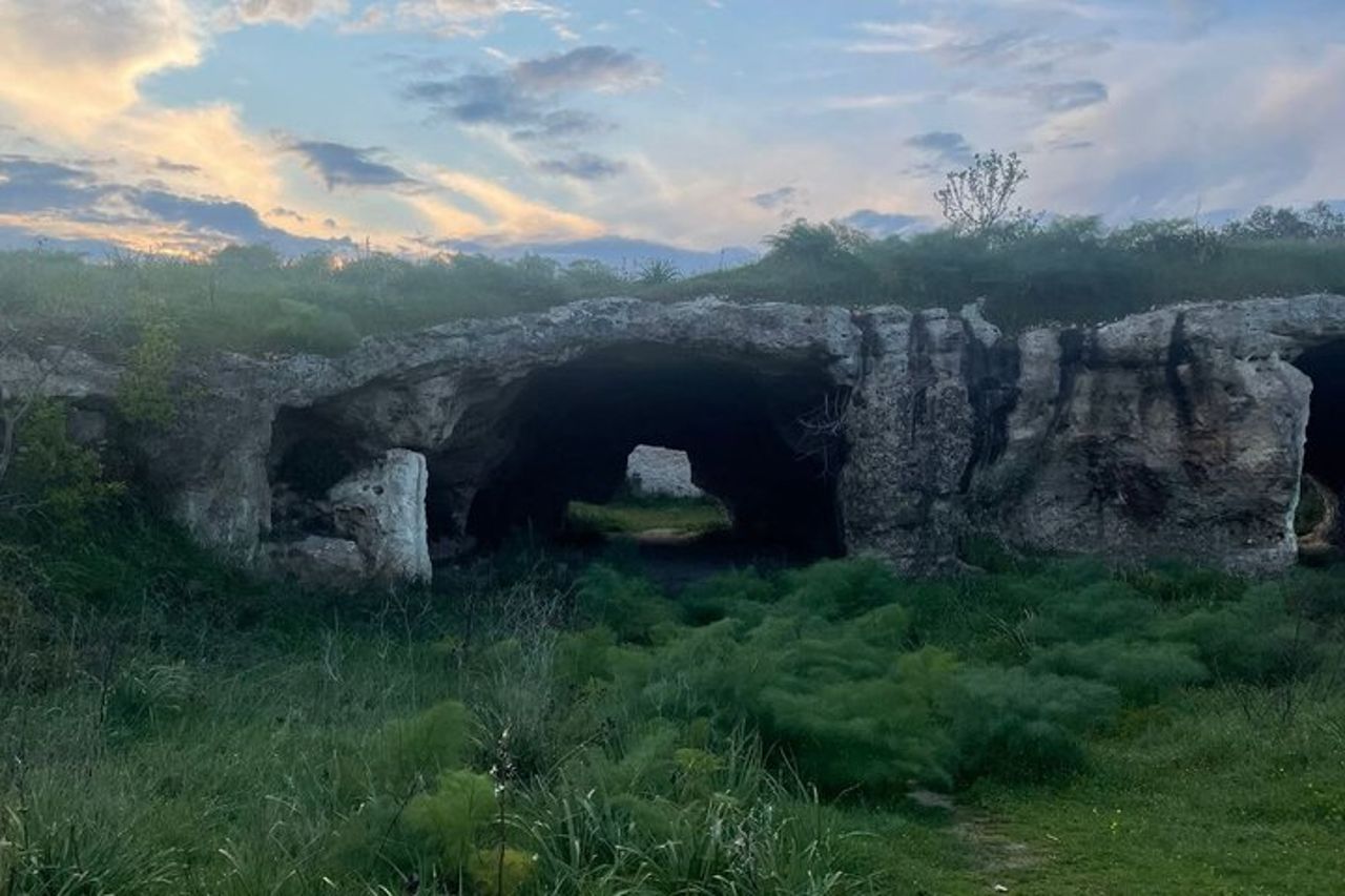 Murgia Materana grotte preistoriche e vista panoramica sui Sassi — 6