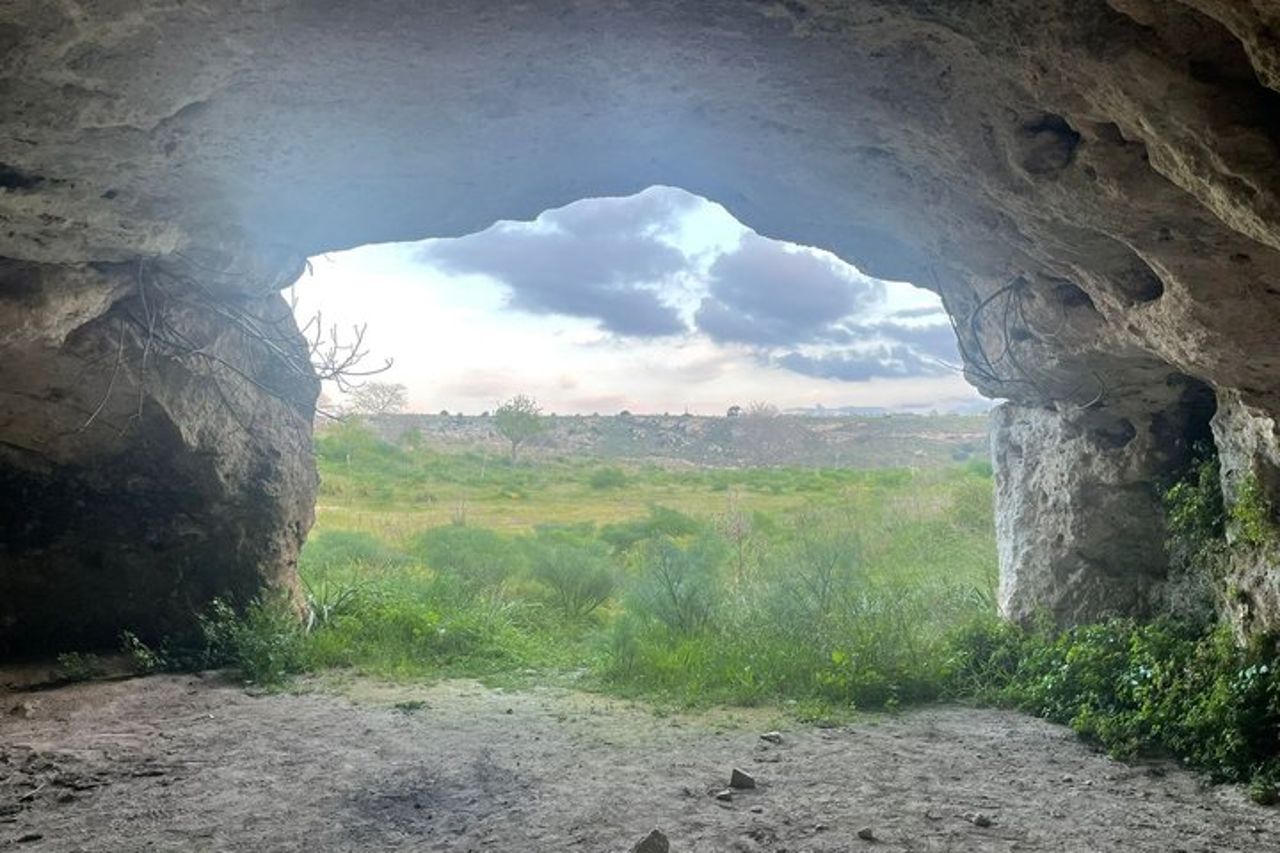Murgia Materana grotte preistoriche e vista panoramica sui Sassi — 7