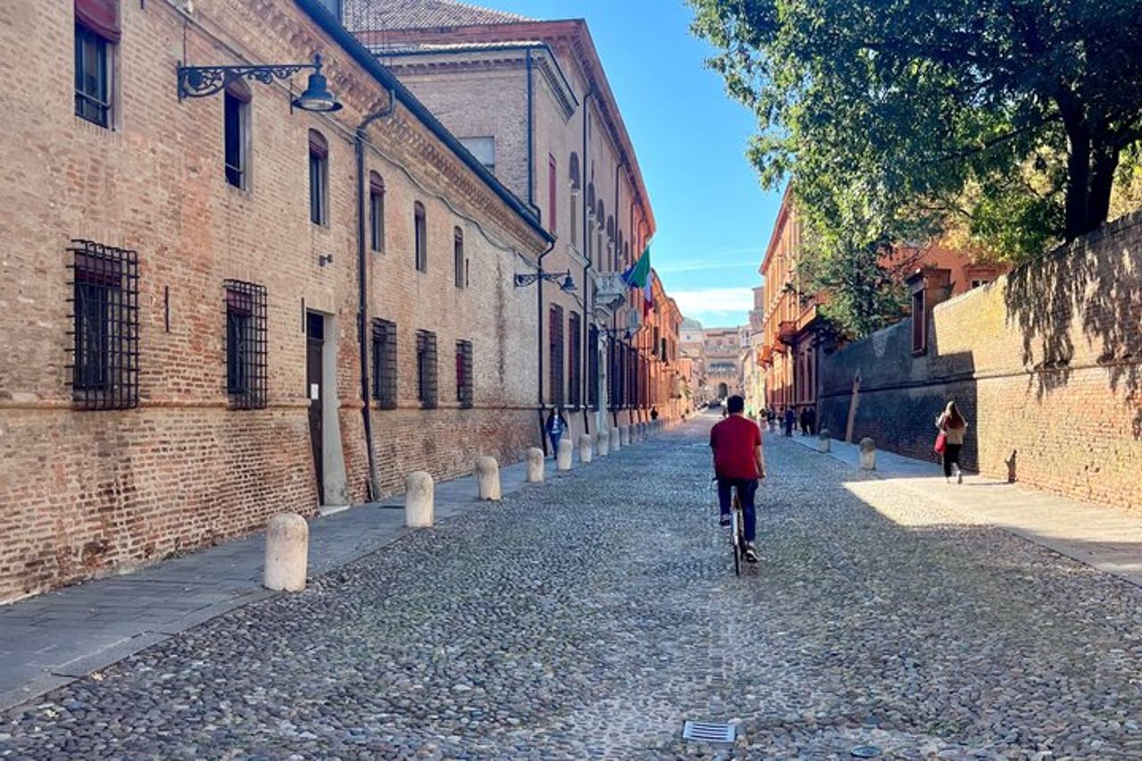 FERRARA - Tour privato di un giorno da Bologna — 7