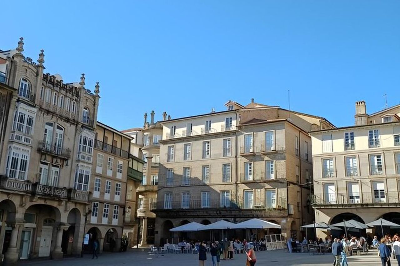 Ribeira Sacra in barca (facoltativa), visita di Ourense da Santiago — 9