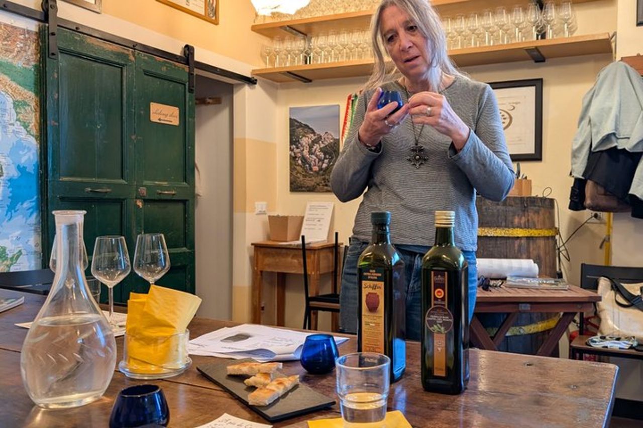 Cinque Terre Sensory Experience : Degustazione Olio, Vino & Focaccia — 4