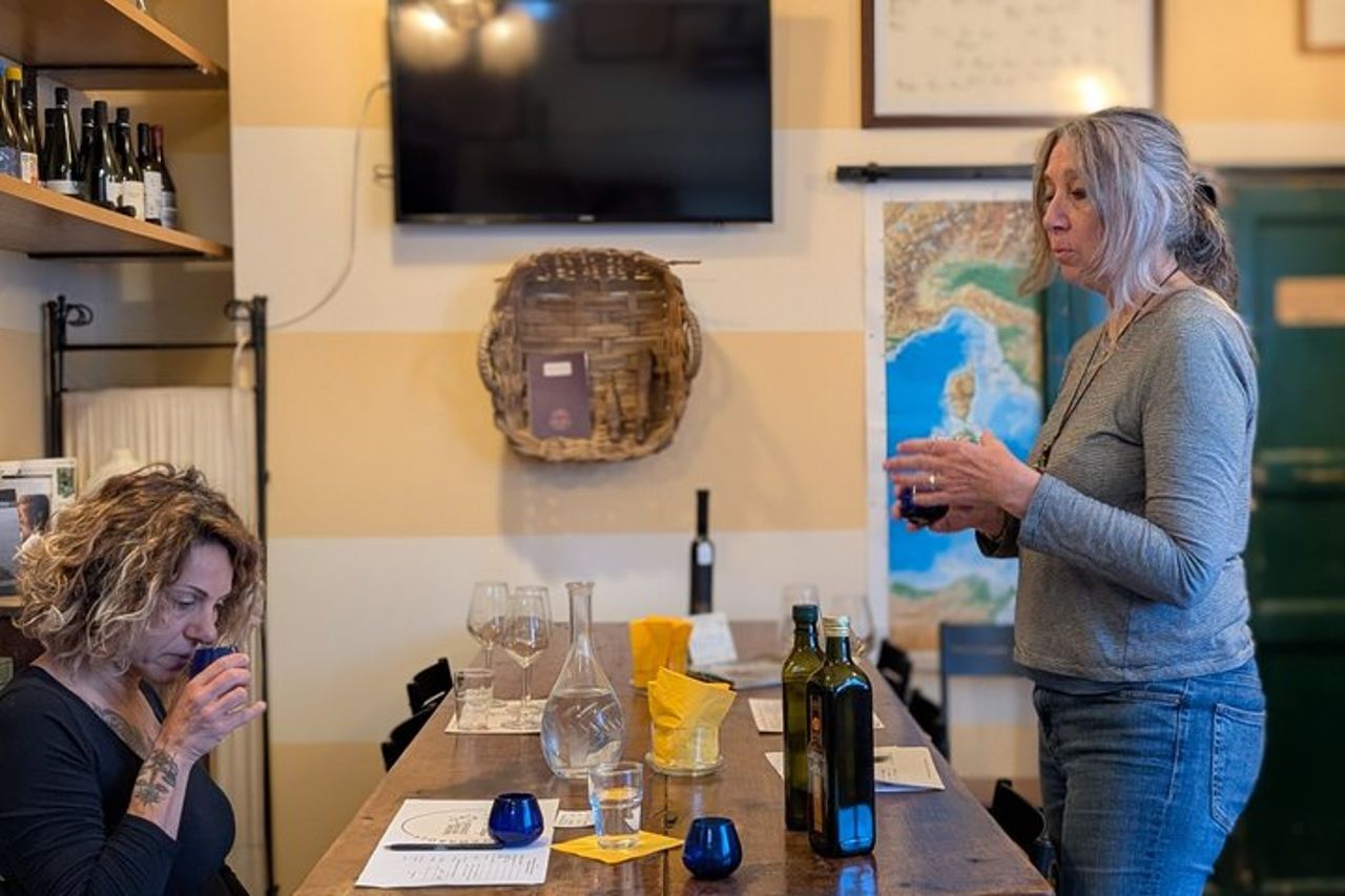 Cinque Terre Sensory Experience : Degustazione Olio, Vino & Focaccia — 5