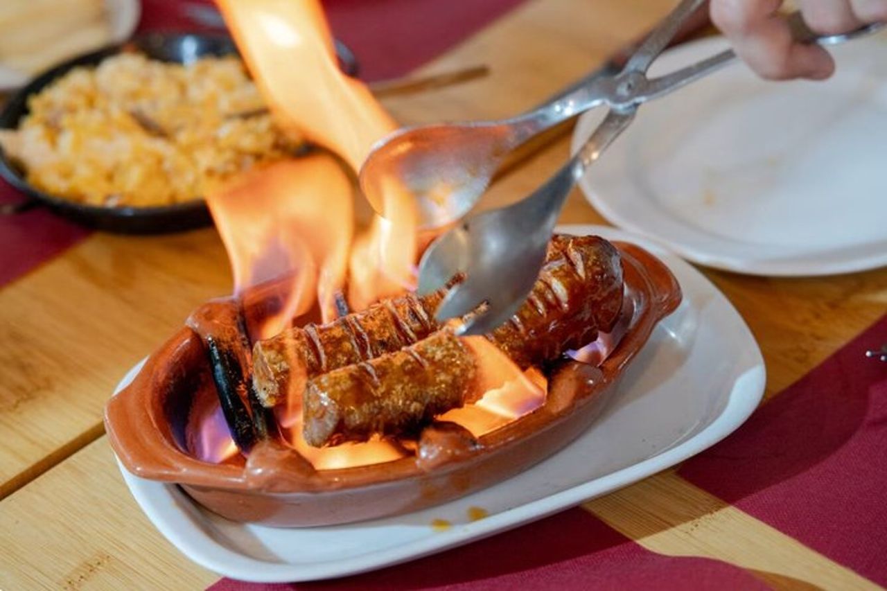 Tour a piedi per piccoli gruppi con degustazione locale — 3