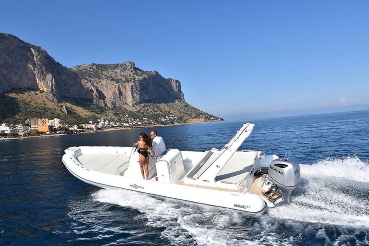 Tour in barca low cost Favignana e Levanzo da Trapani — 3