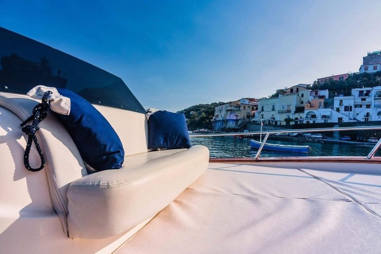 Tour Panoramico in Barca sul lago d'Iseo — 4
