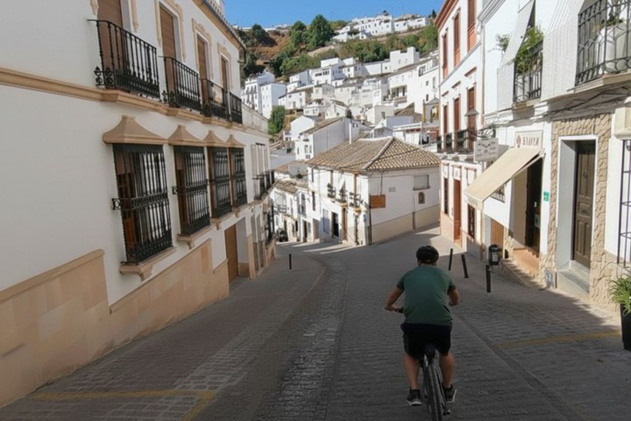 Avventura ciclistica autoguidata da Ronda a Setenil