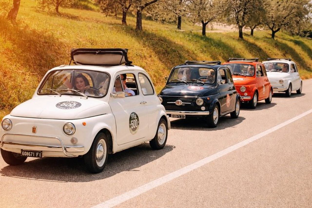 Tour Fiat 500 d'epoca: pranzo e 2 degustazioni di vini nel Chianti — 6